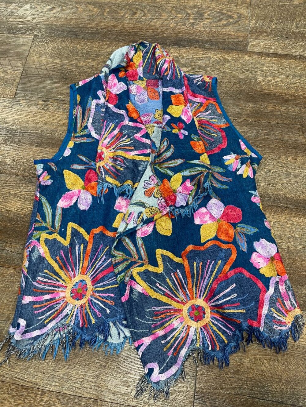 Boutique Wool Embroidered Floral Fringe Boho Lagenlook Vest M/L - Picture 3 of 11